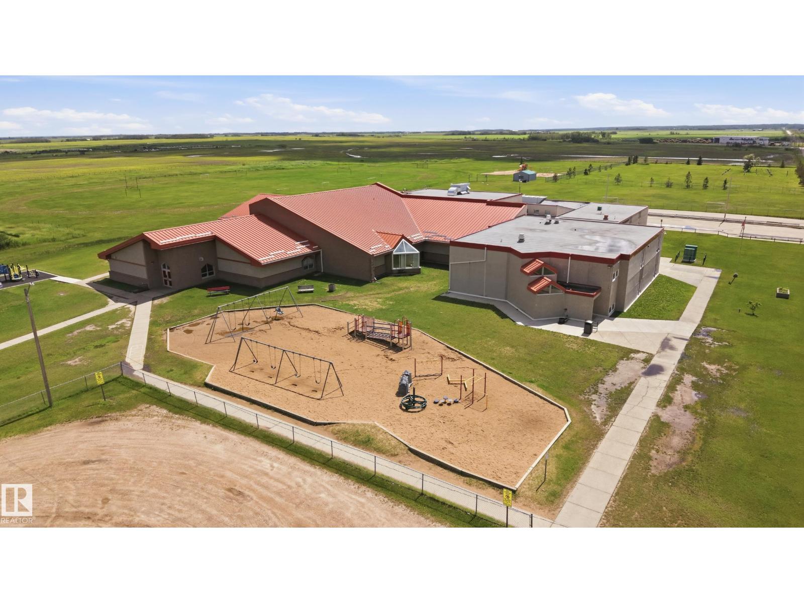 5028 47 ST - 57