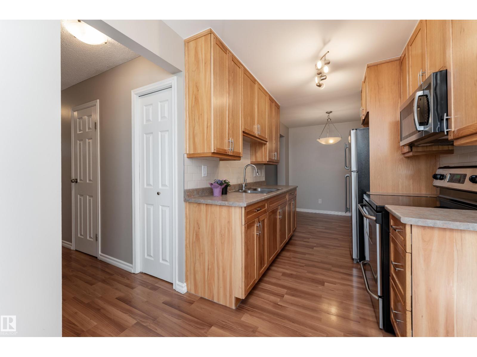16B CALLINGWOOD CO NW - 11