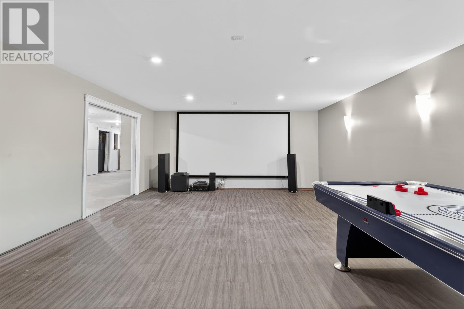 749 CITY VIEW Drive - 44