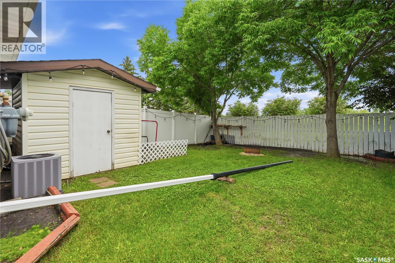 109 Church DRIVE — photo 27