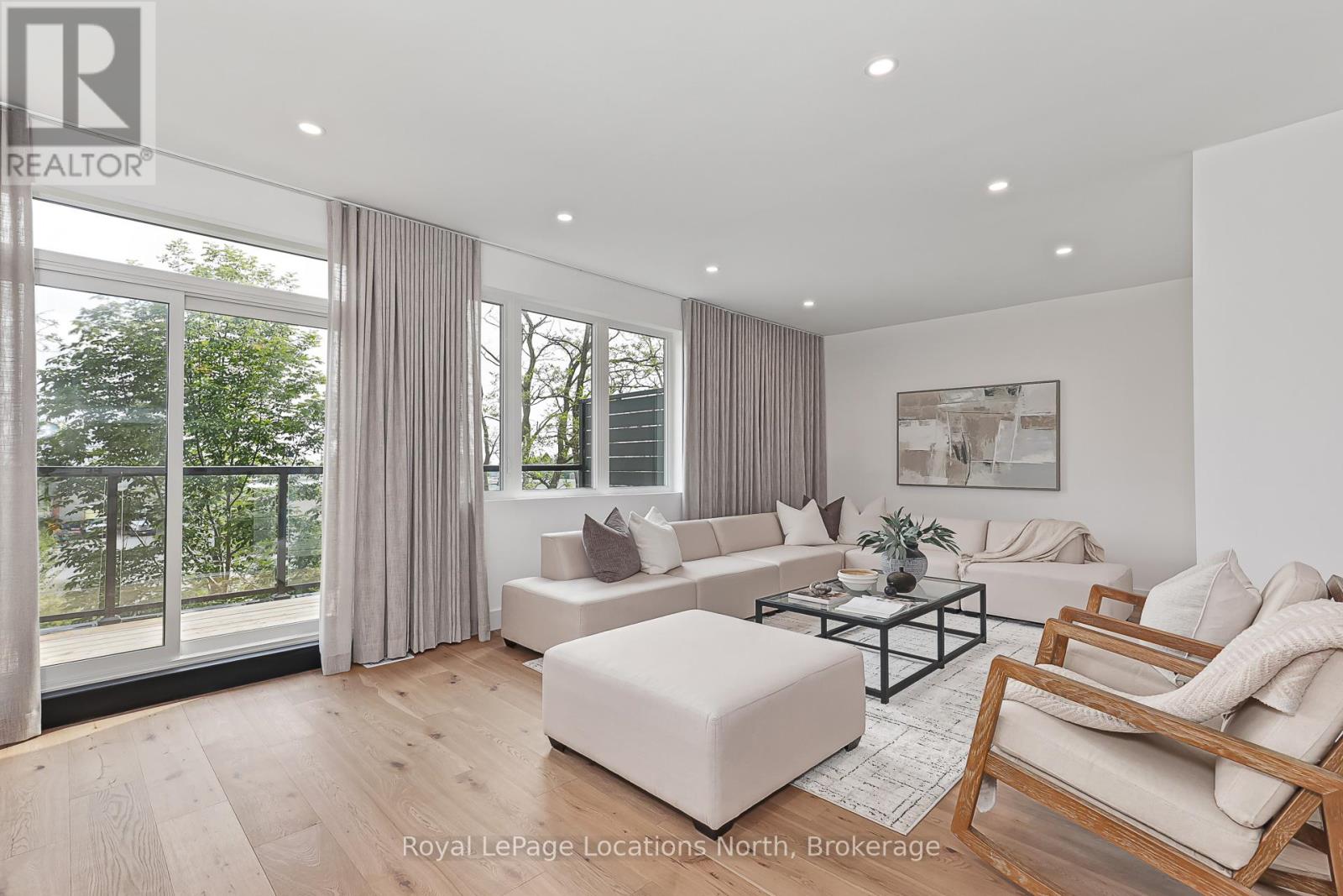 #6 25 LANSDOWNE STREET S - 3