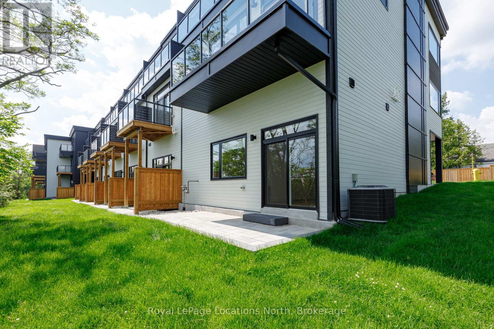 #6 25 LANSDOWNE STREET S - 13