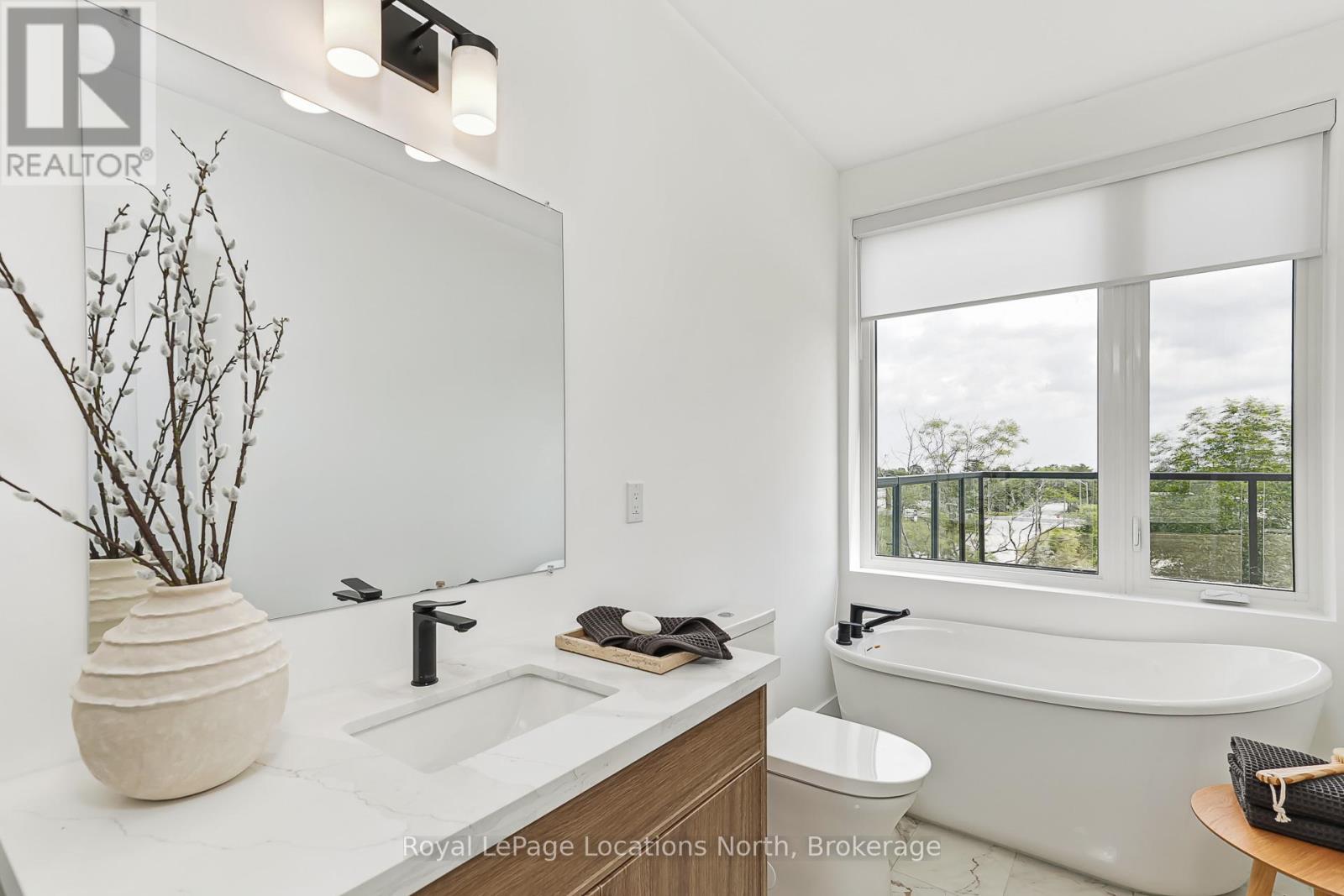 #6 25 LANSDOWNE STREET S - 9