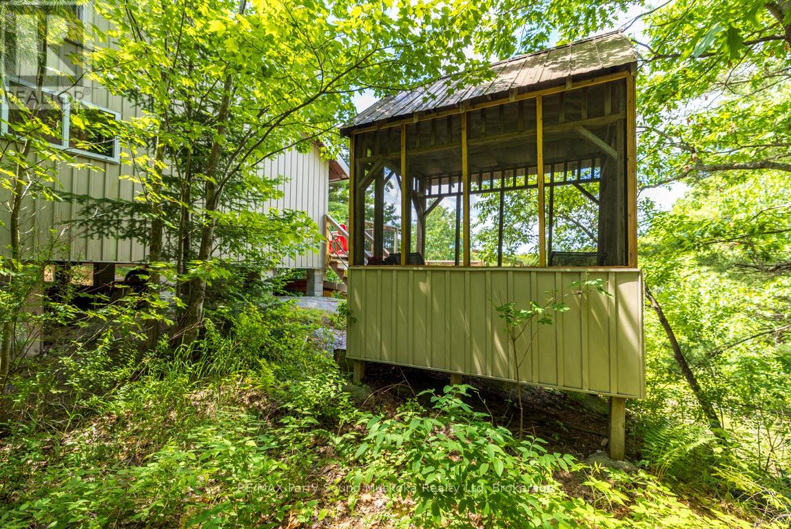 54-56 SHEBESHEKONG ESTATES ROAD S - 35