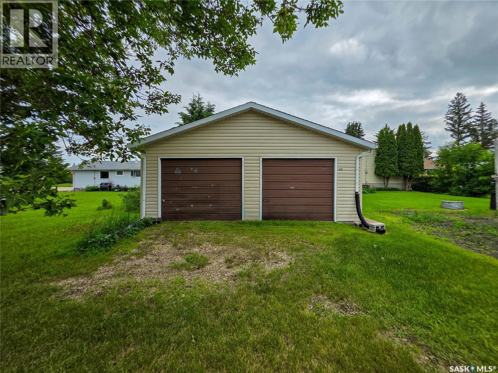 618 4th AVENUE W - 8
