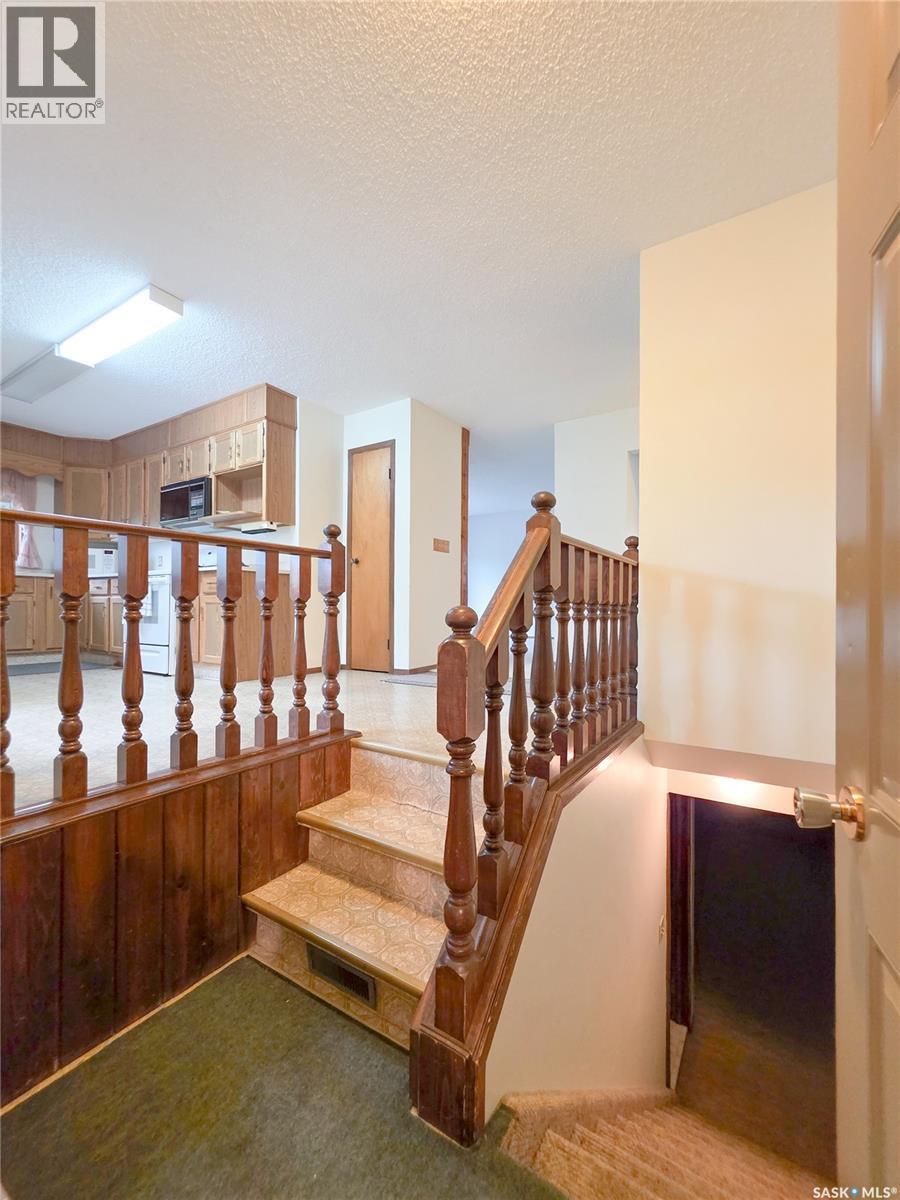 618 4th AVENUE W - 9
