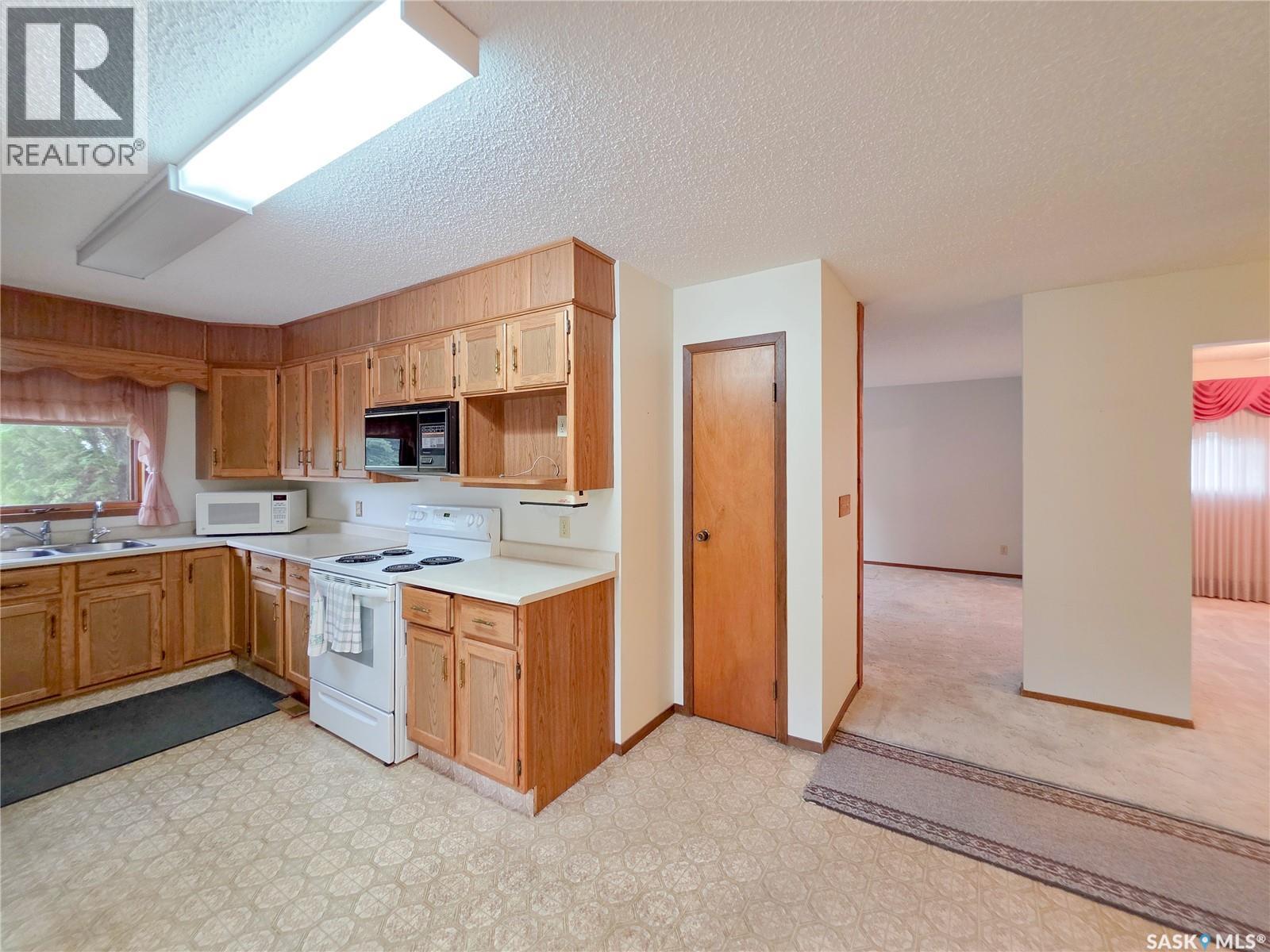 618 4th AVENUE W - 13