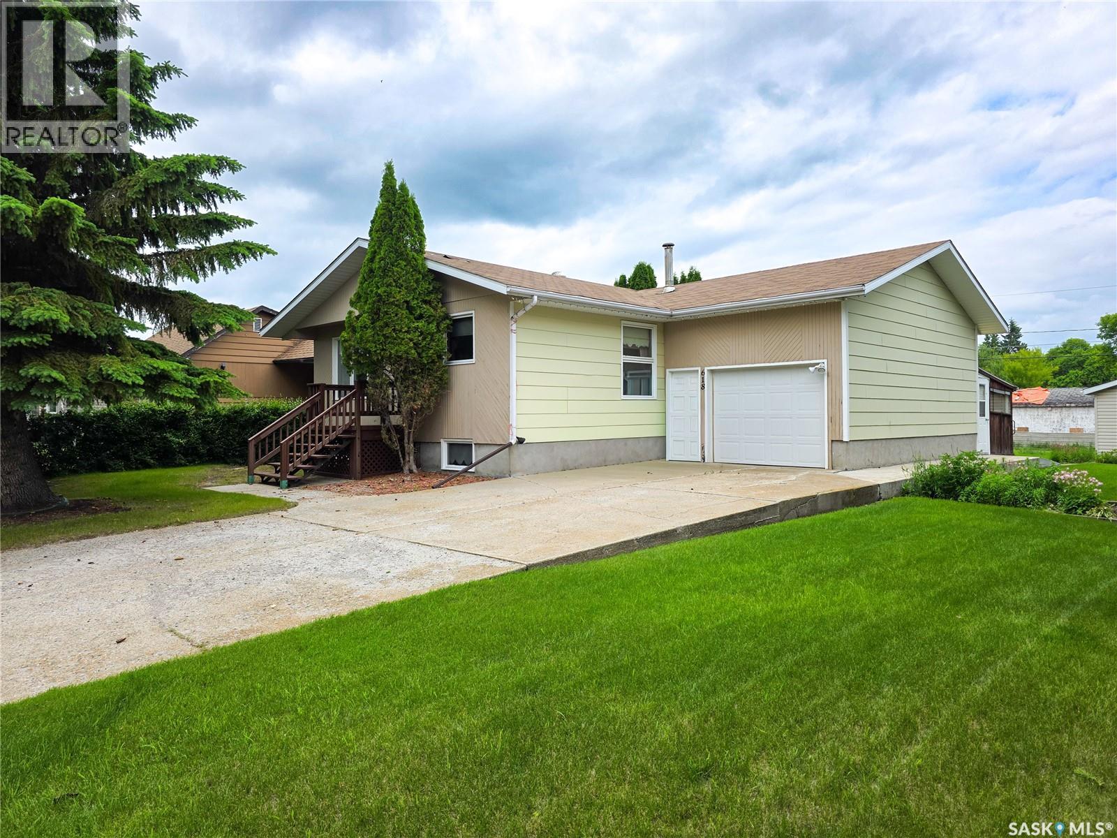 618 4th AVENUE W - 2