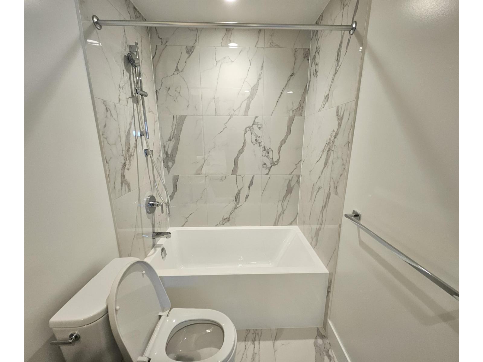 803 1475 FOSTER STREET, White Rock