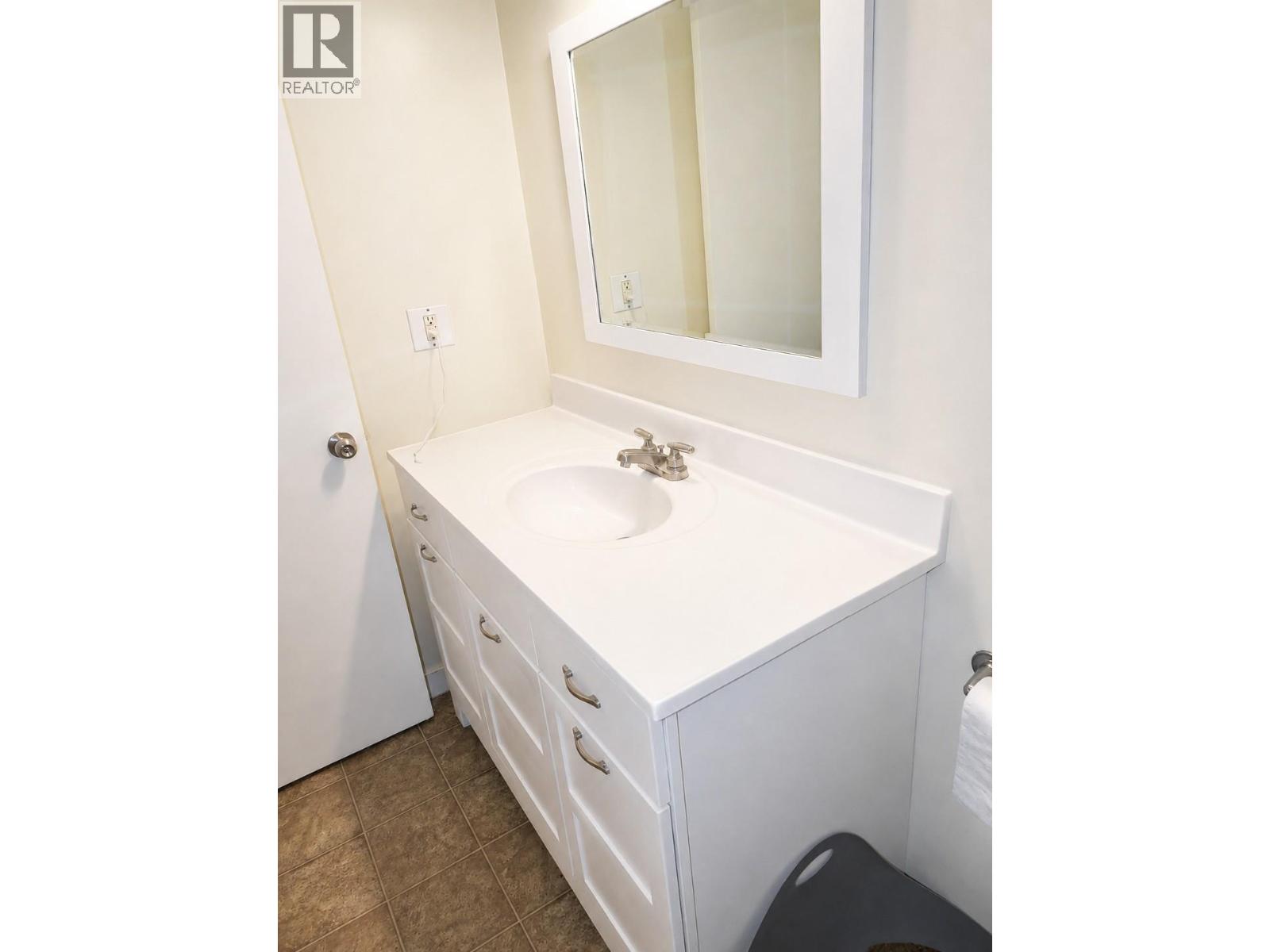 #19 3807 32 Avenue - 16
