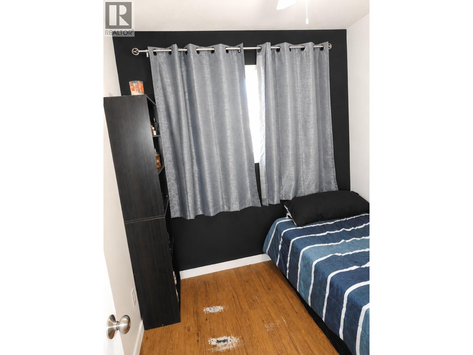 #19 3807 32 Avenue - 25
