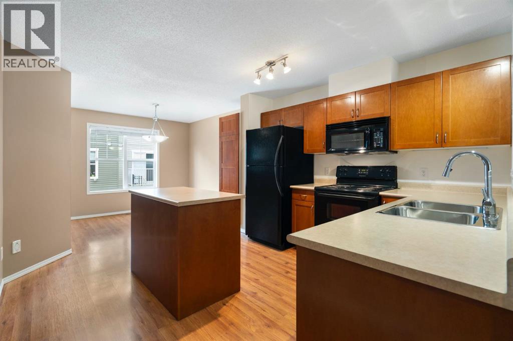 361 Elgin Gardens SE — photo 9