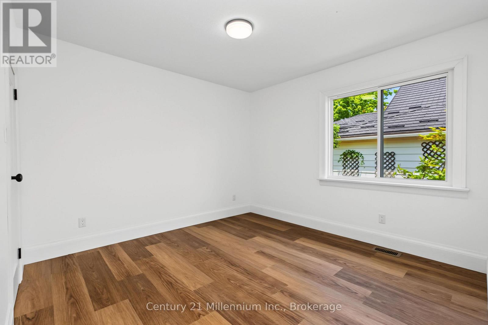 902 HURON TERRACE - 12