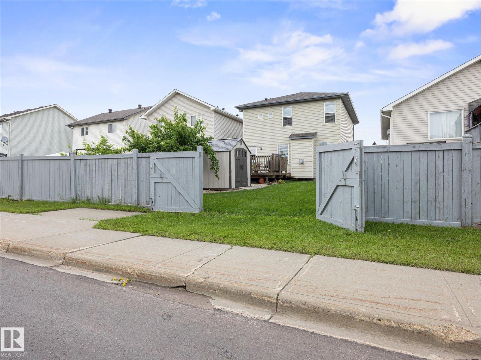 10705 180 AV NW - 36