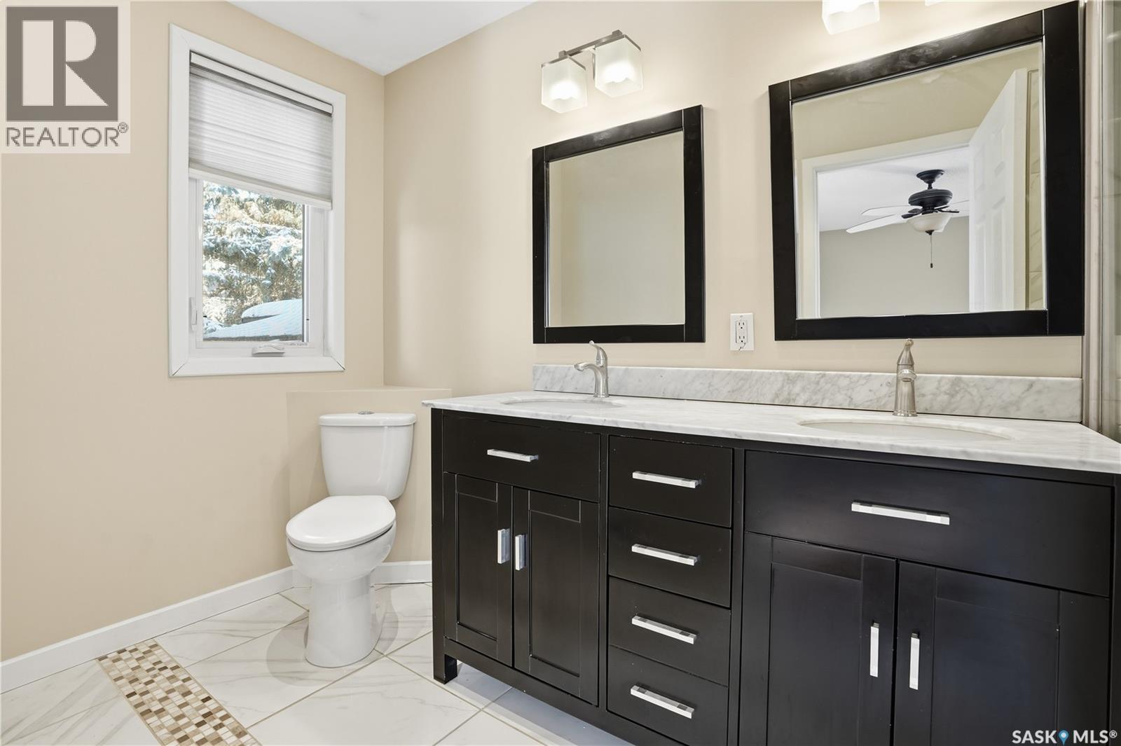 19 MARTIN CRESCENT — photo 29