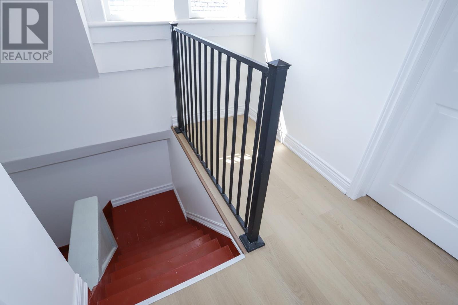 54 Cathcart ST - 16