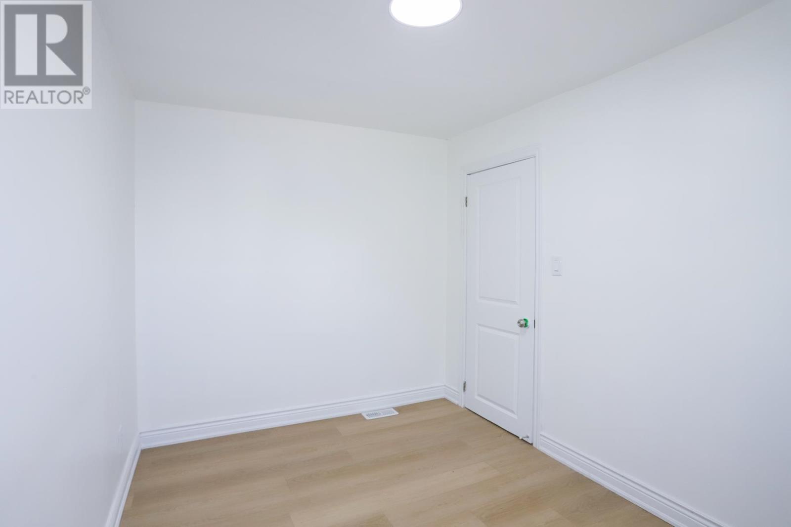 54 Cathcart ST - 21