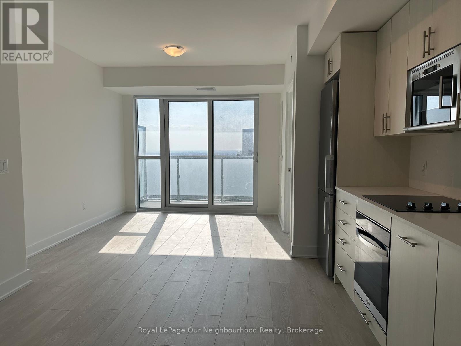 #2615 2545 SIMCOE STREET N - 3