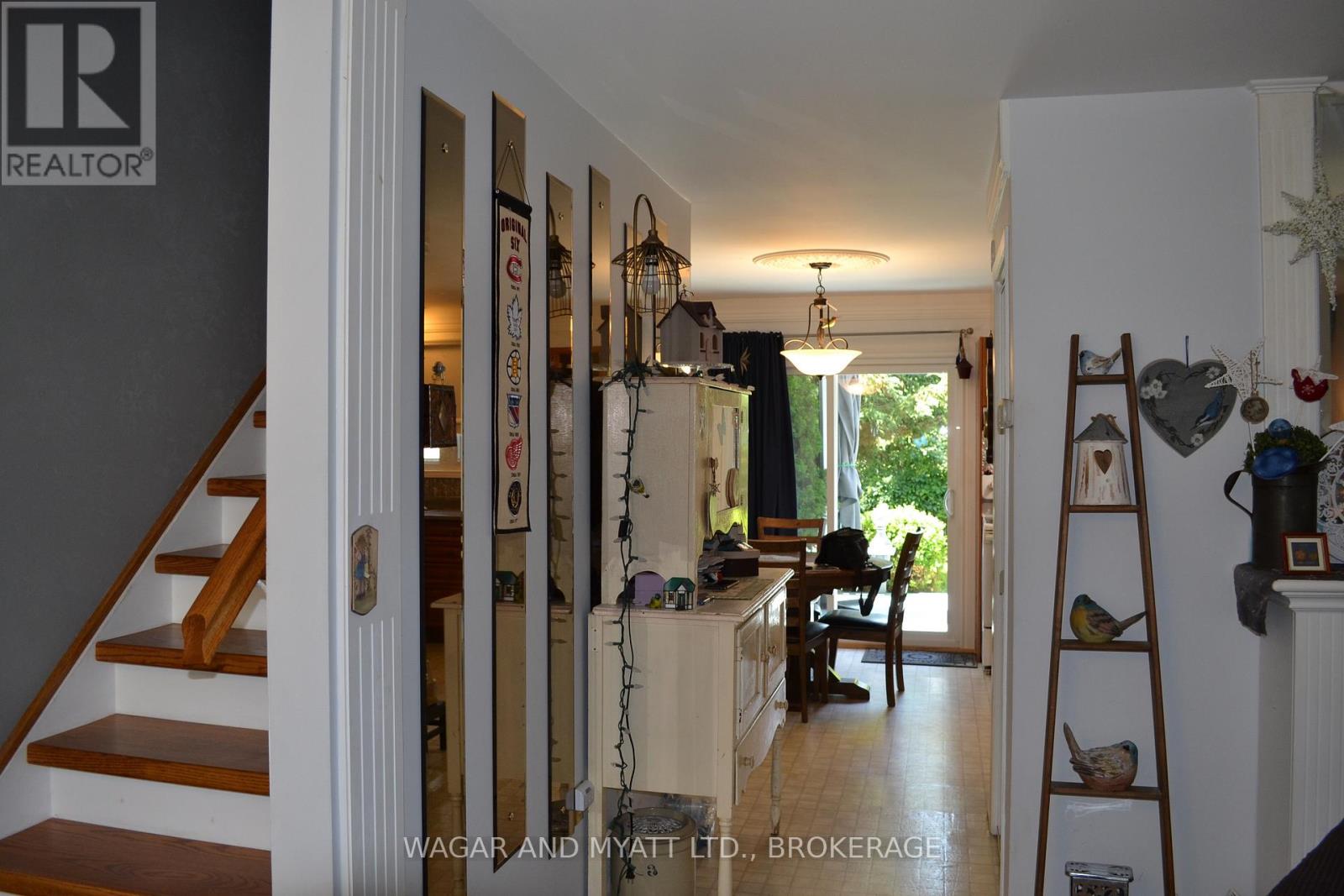 #30 60 WINCHESTER DRIVE - 12