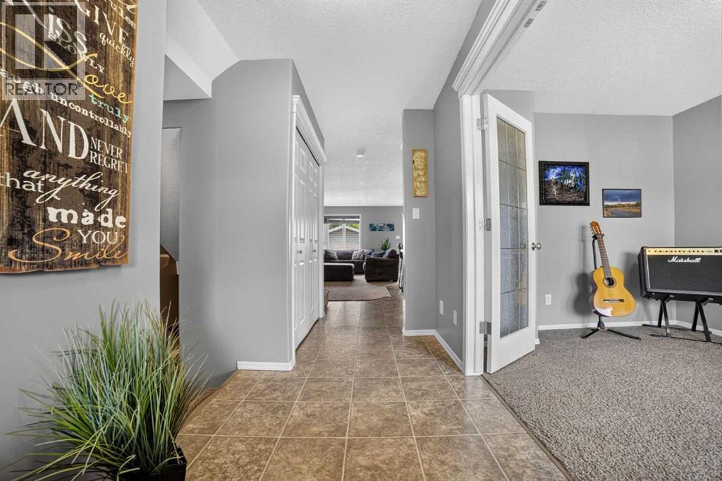 109 Couleesprings Way S — photo 15