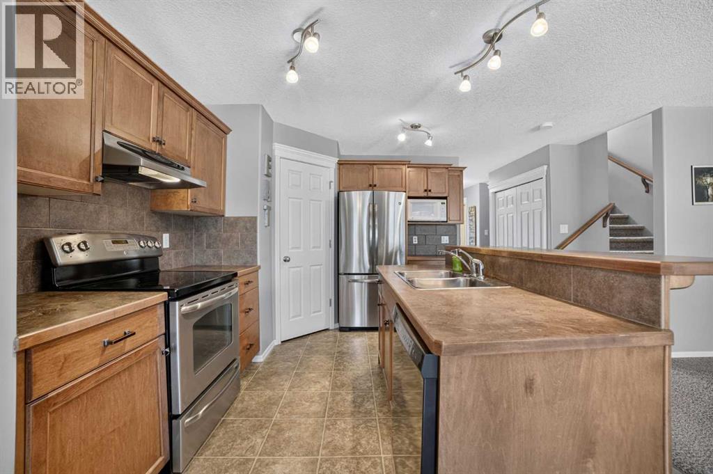 109 Couleesprings Way S — photo 21