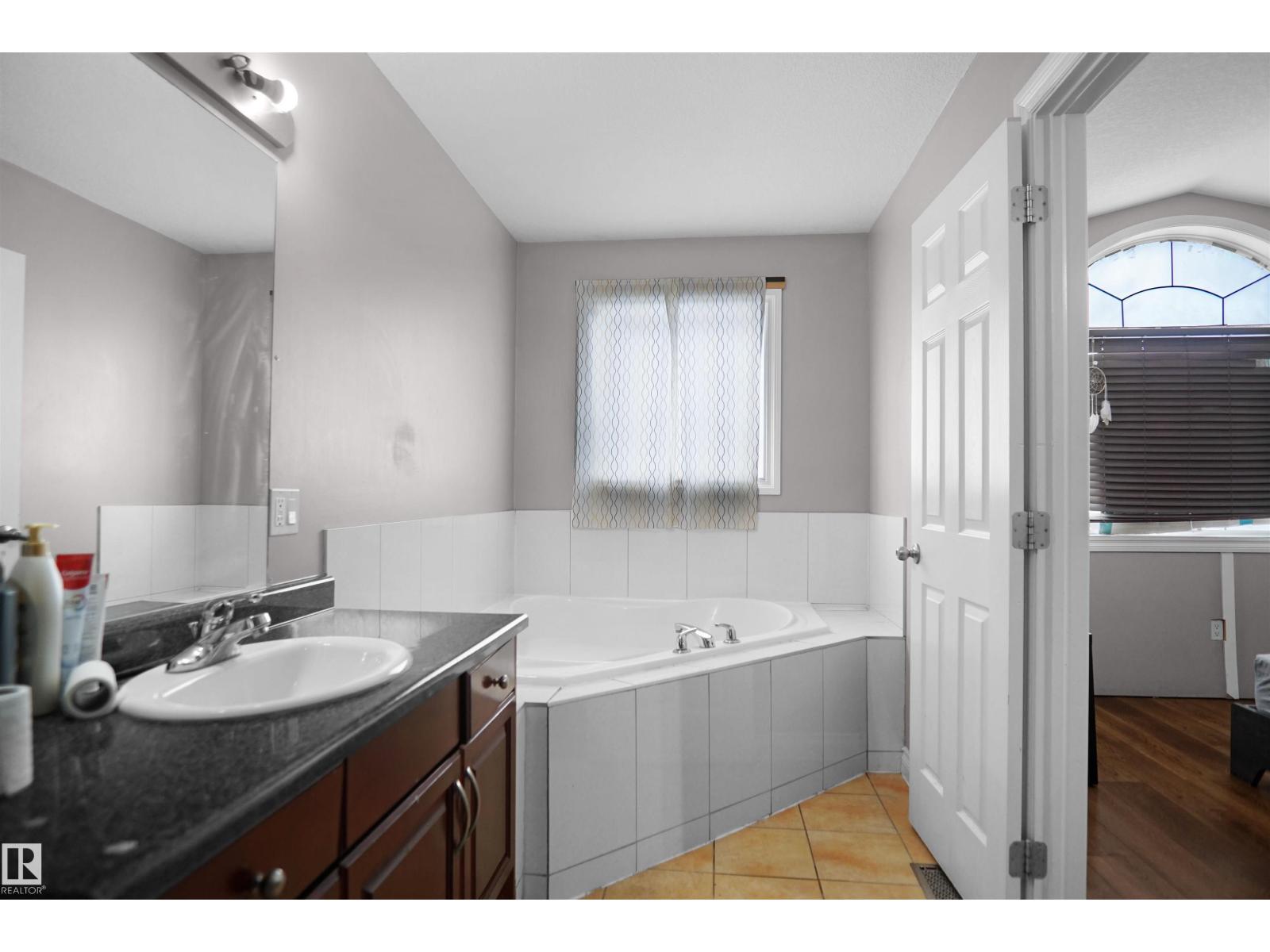 4816 155 ave NW - 27
