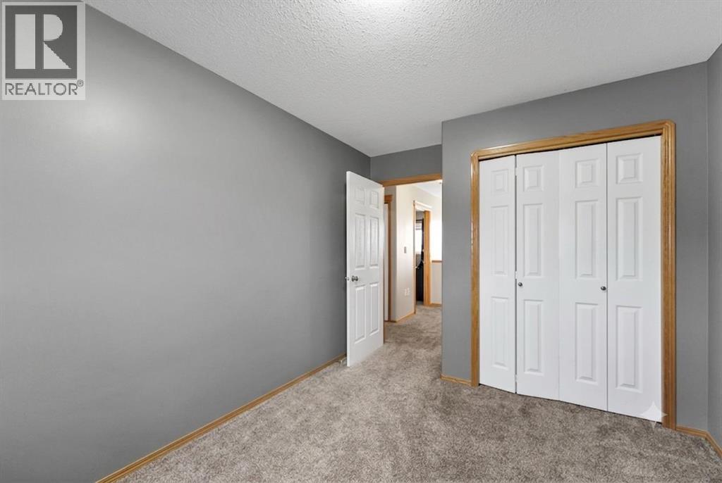 7 Northlands Crescent NE — photo 28