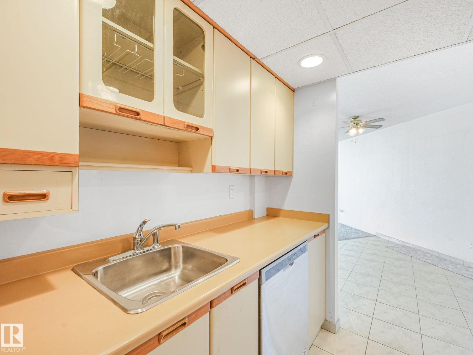 #1706 10045 117 ST NW - 19