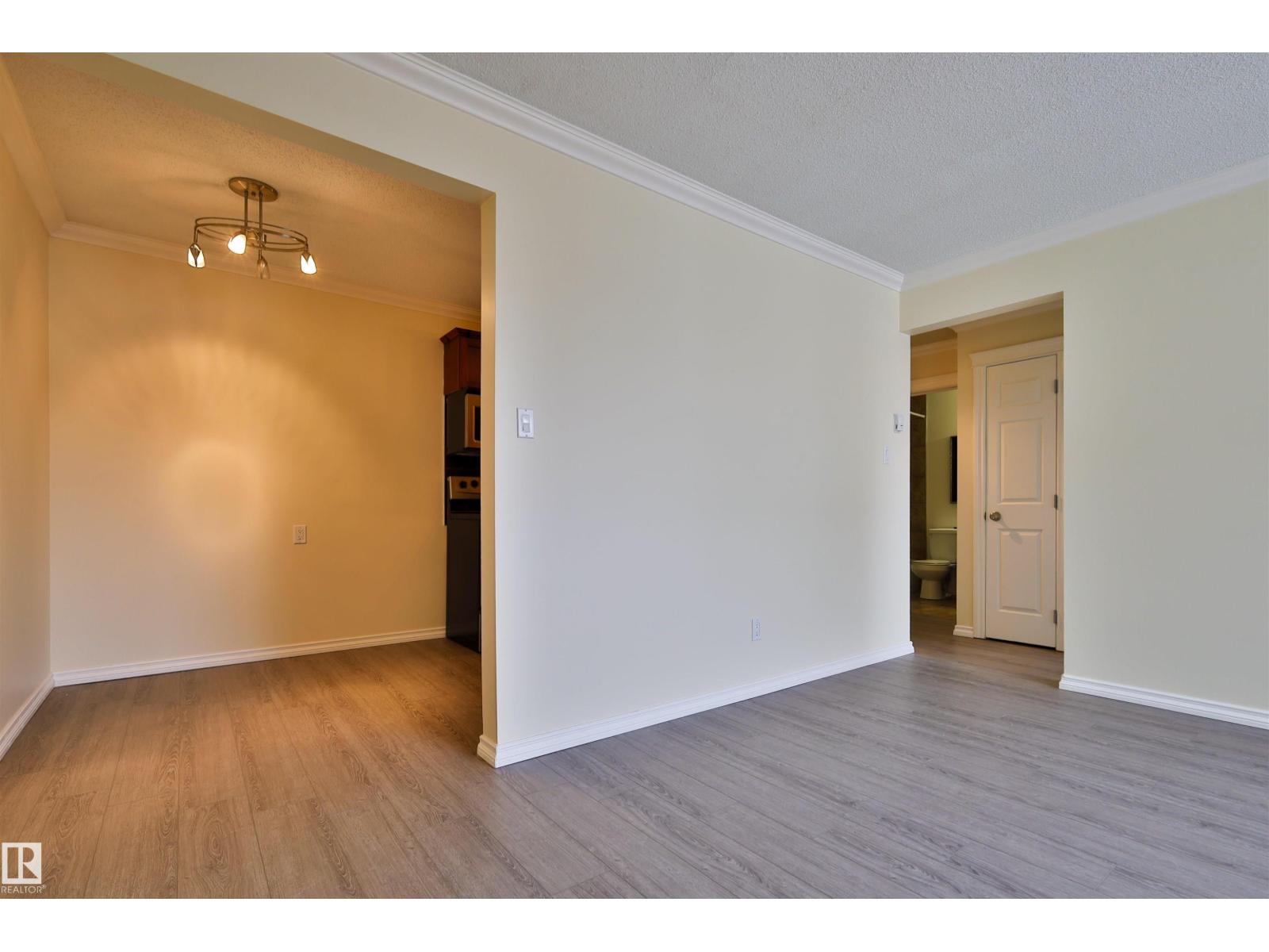 #306 10160 83 AV NW - 4