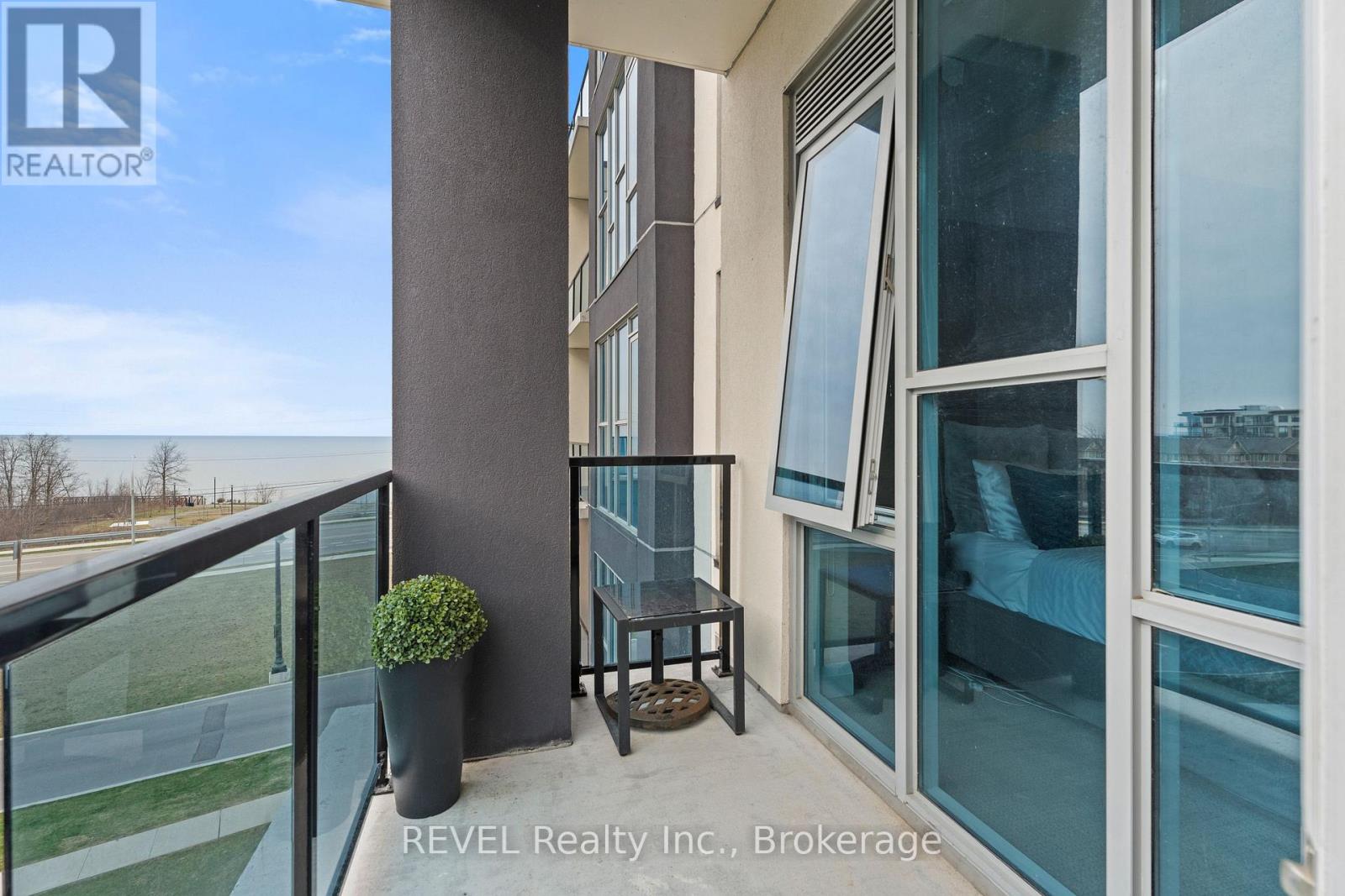 #410 16 CONCORD PLACE - 21