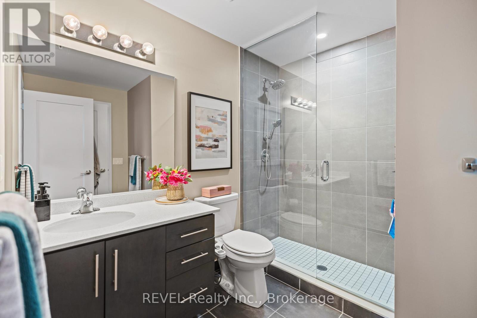 #410 16 CONCORD PLACE - 18