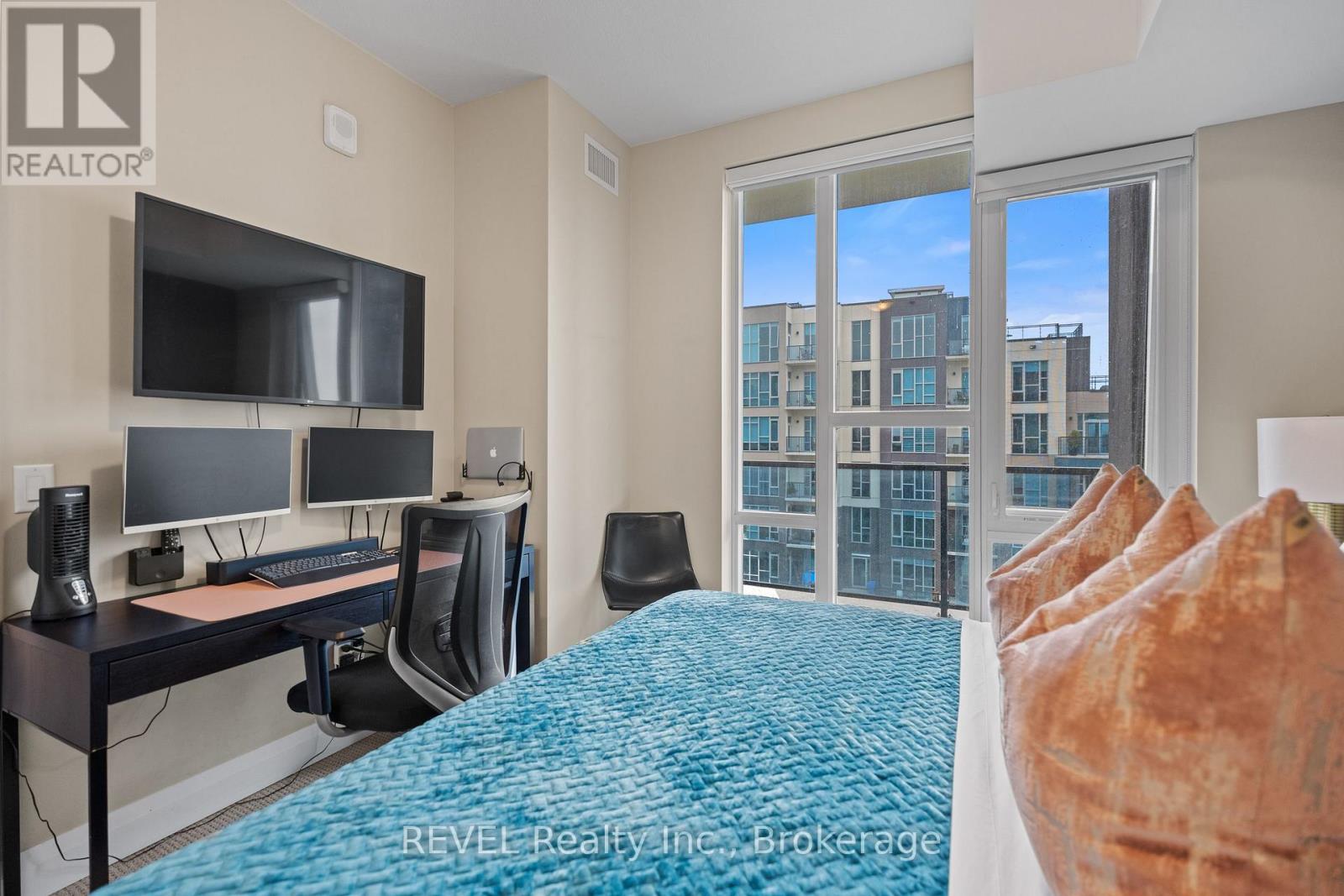 #410 16 CONCORD PLACE - 16