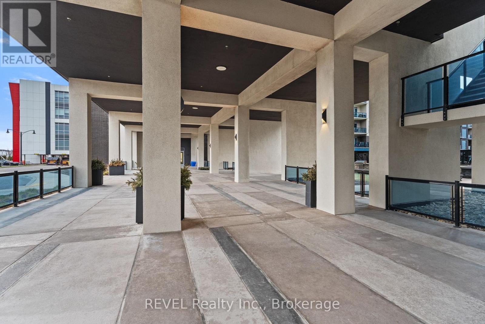 #410 16 CONCORD PLACE - 35