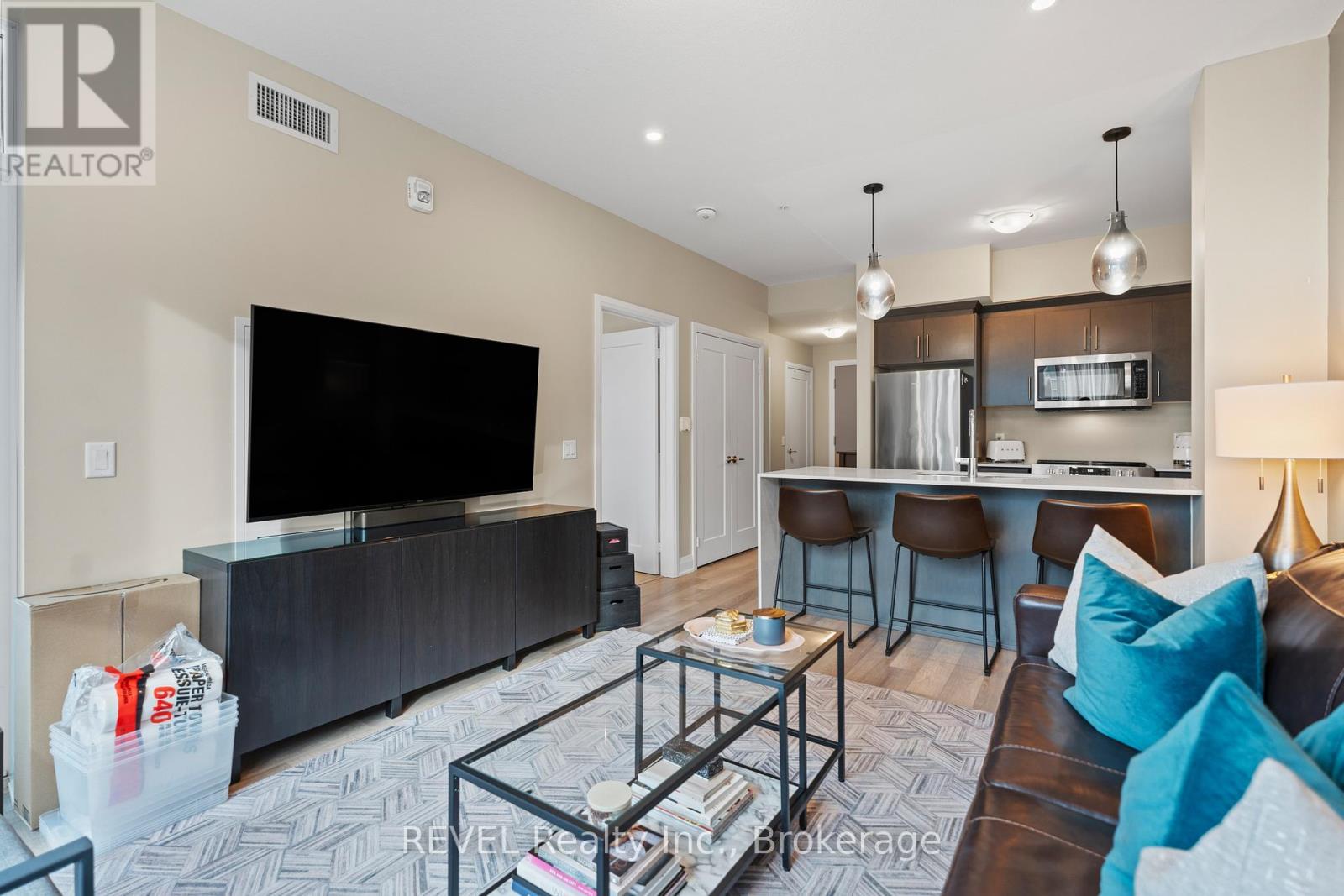 #410 16 CONCORD PLACE - 7
