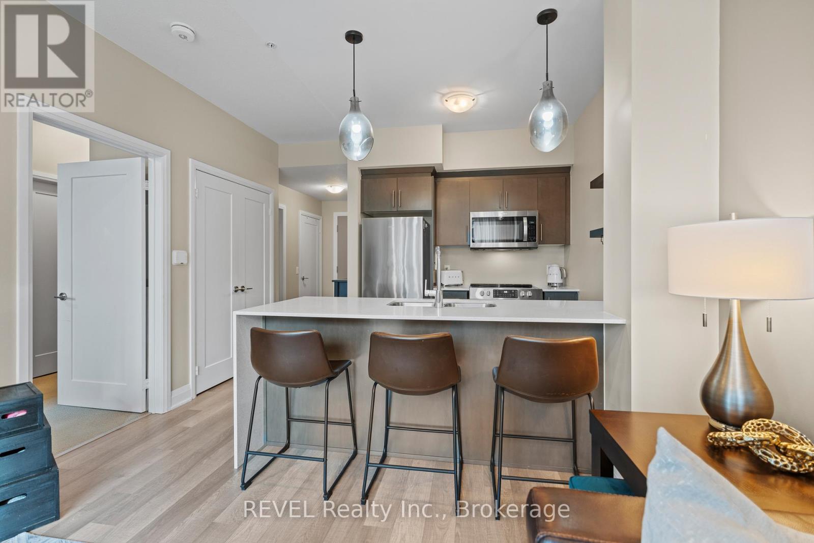 #410 16 CONCORD PLACE - 8