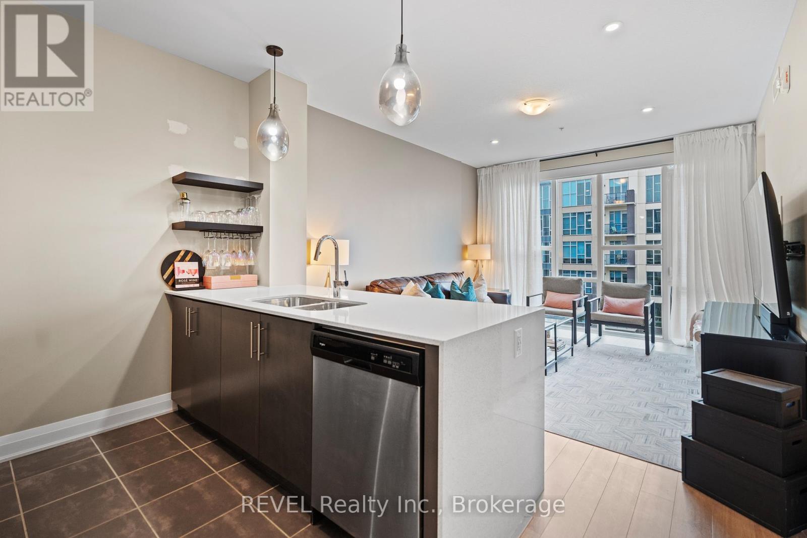 #410 16 CONCORD PLACE - 9
