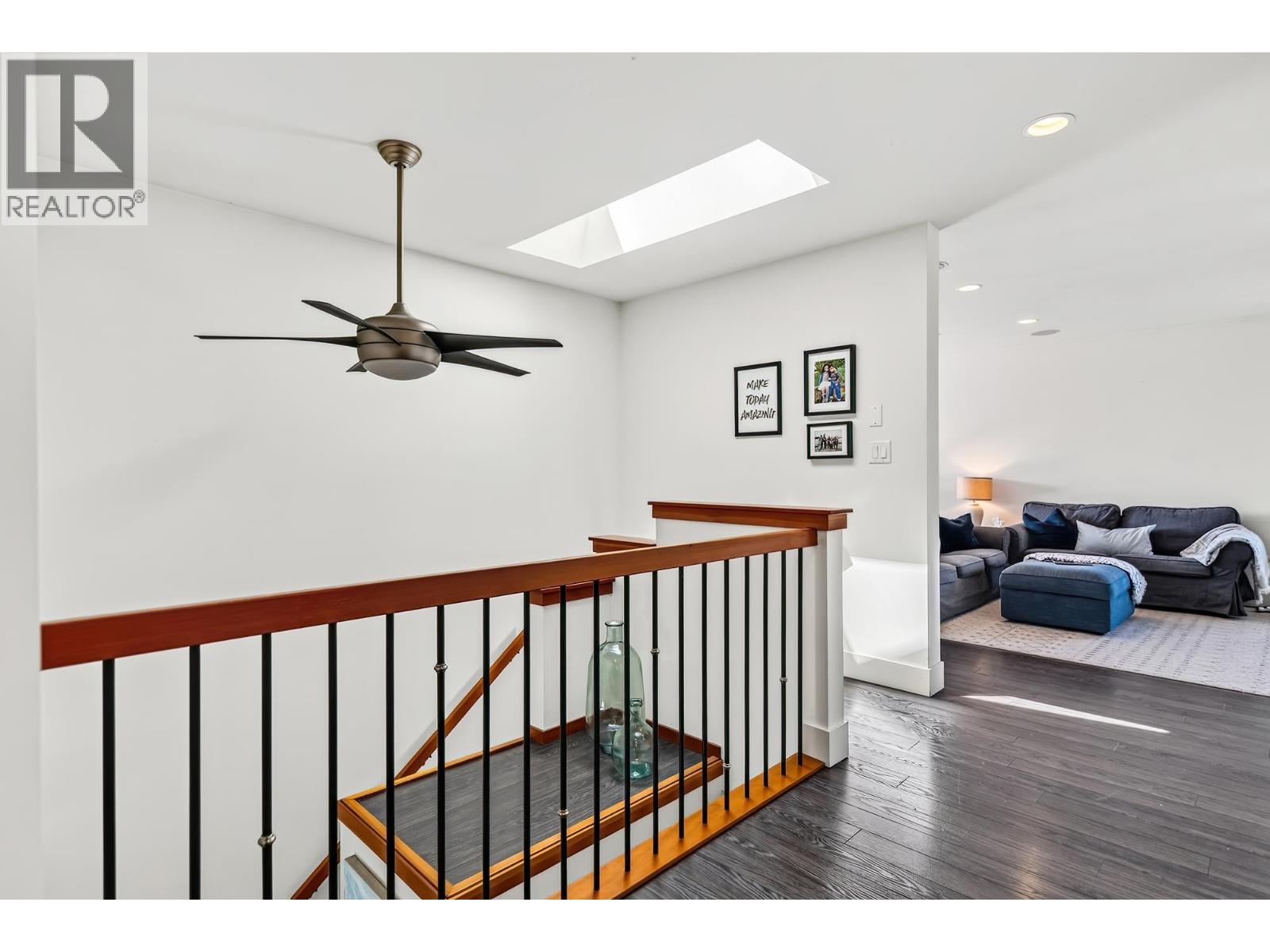 5631 PAGE ROAD, Sechelt