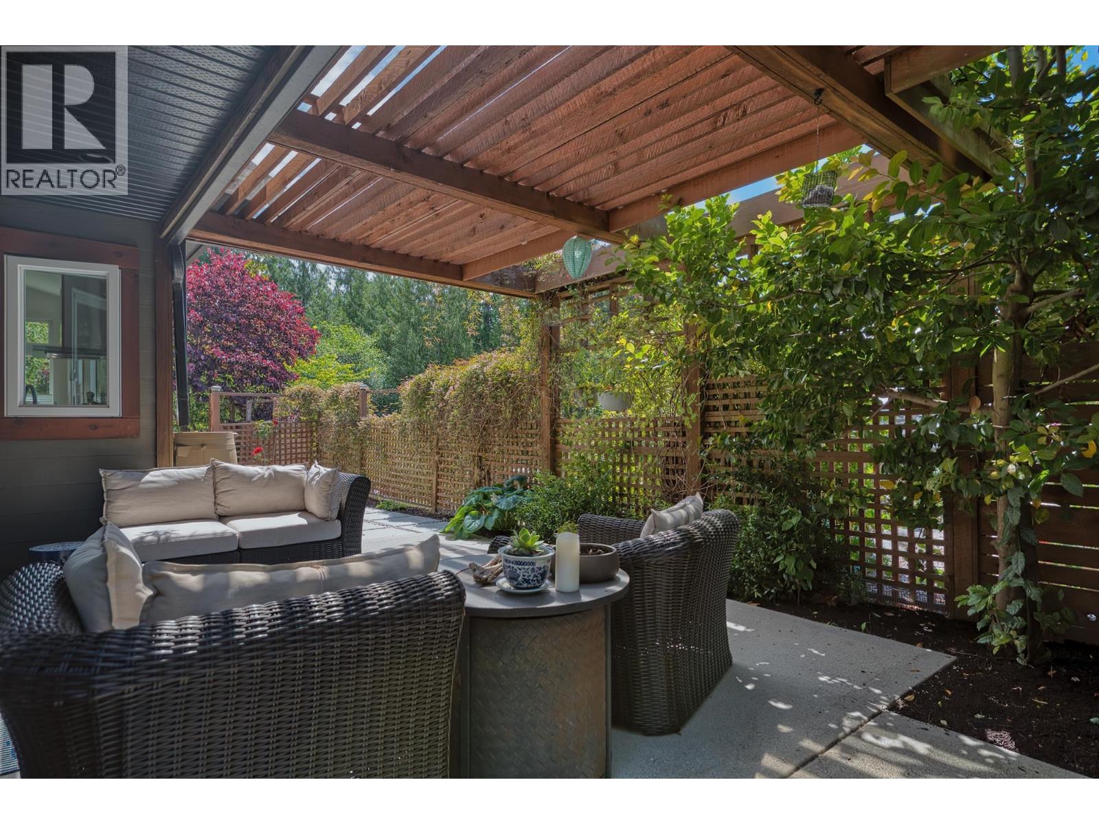 5631 PAGE ROAD, Sechelt