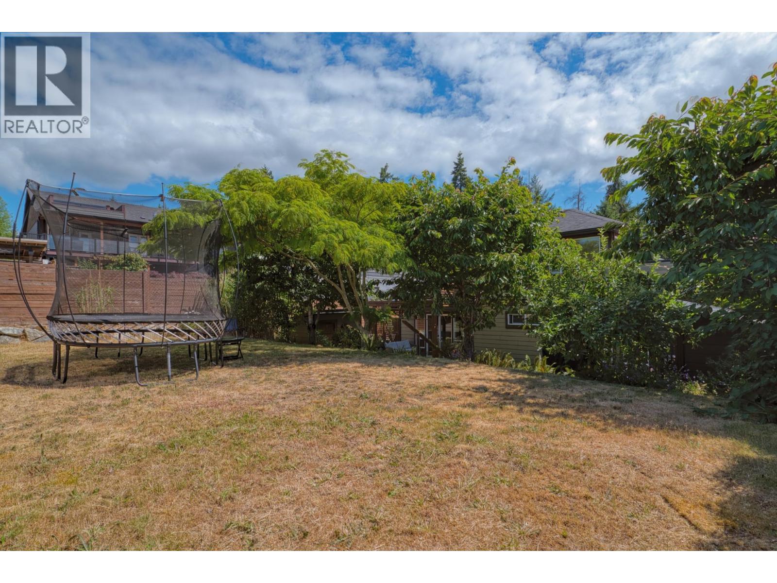 5631 PAGE ROAD, Sechelt