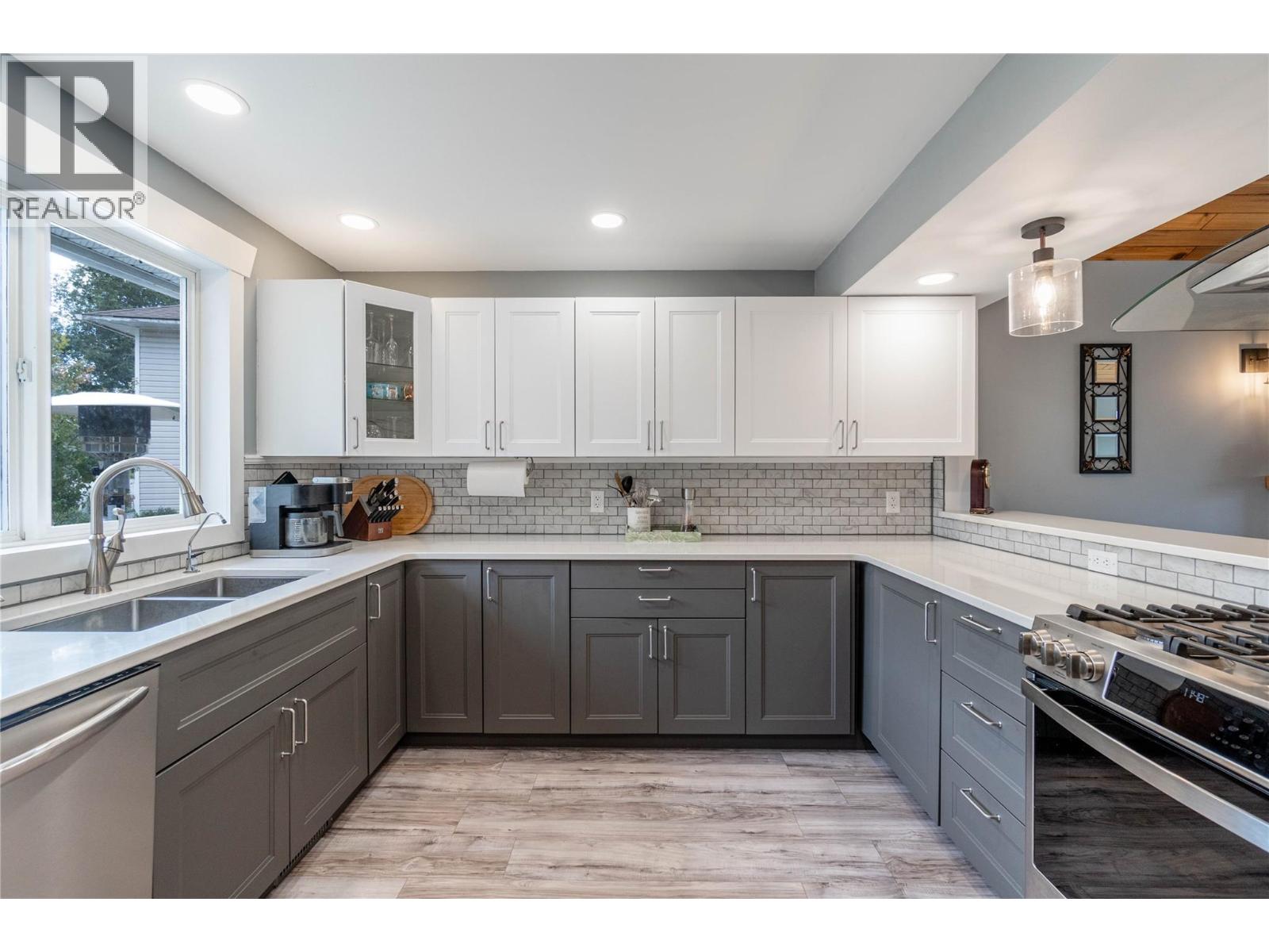 6763 MEADOWS Drive - 15
