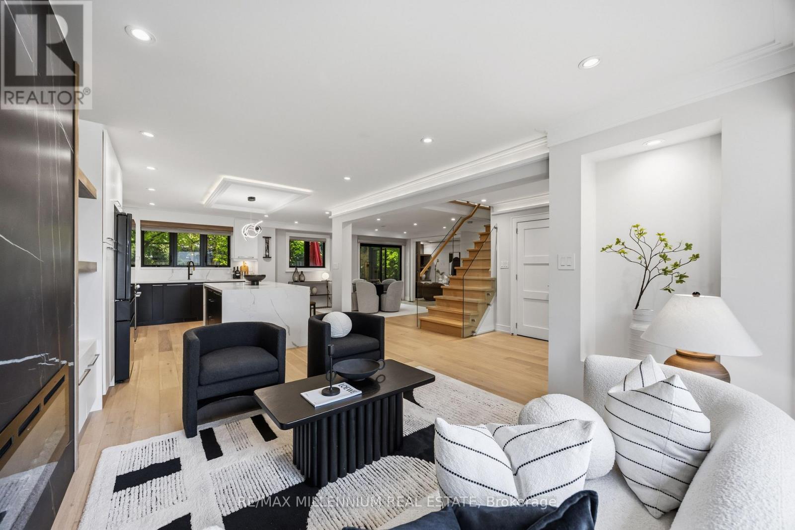 14 PORTREE CRESCENT - 6