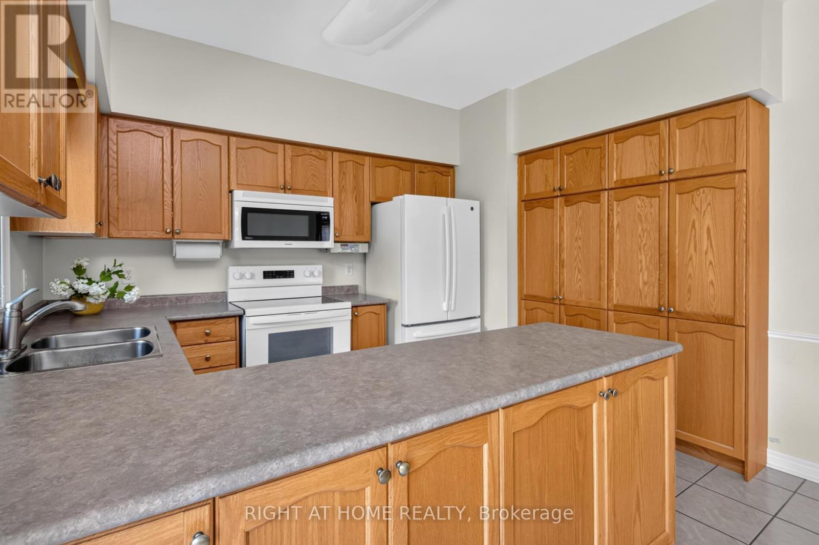 5 ORCHARD PARK GATE - Image 15