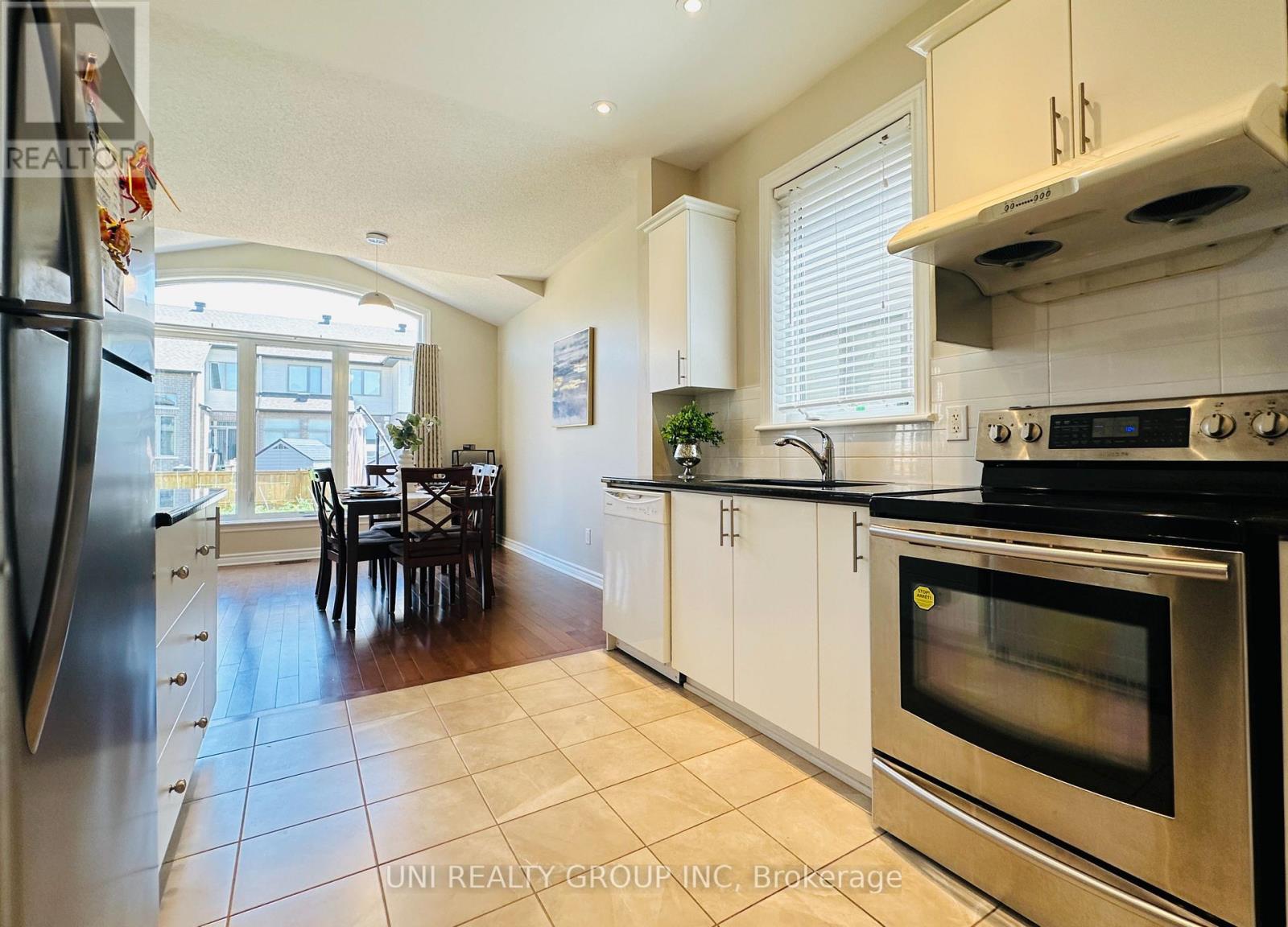 4 Bed, 4 Bath House for Sale in Ottawa – 202 MARETH WAY, Ottawa – MLS# X13522100 - Image 14