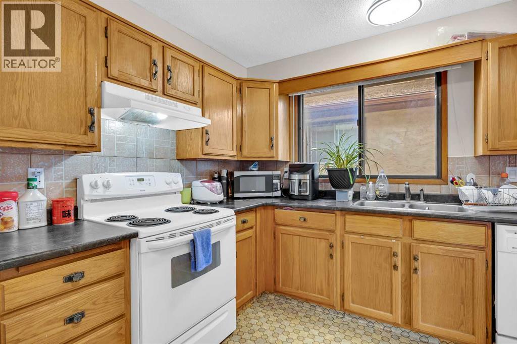 49 Beacham Way NW - 12