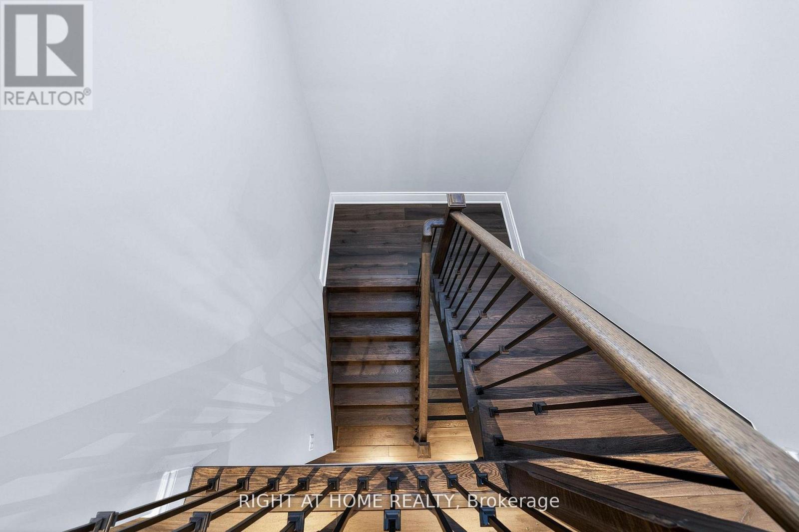 1160 PEELAR CRESCENT - 27