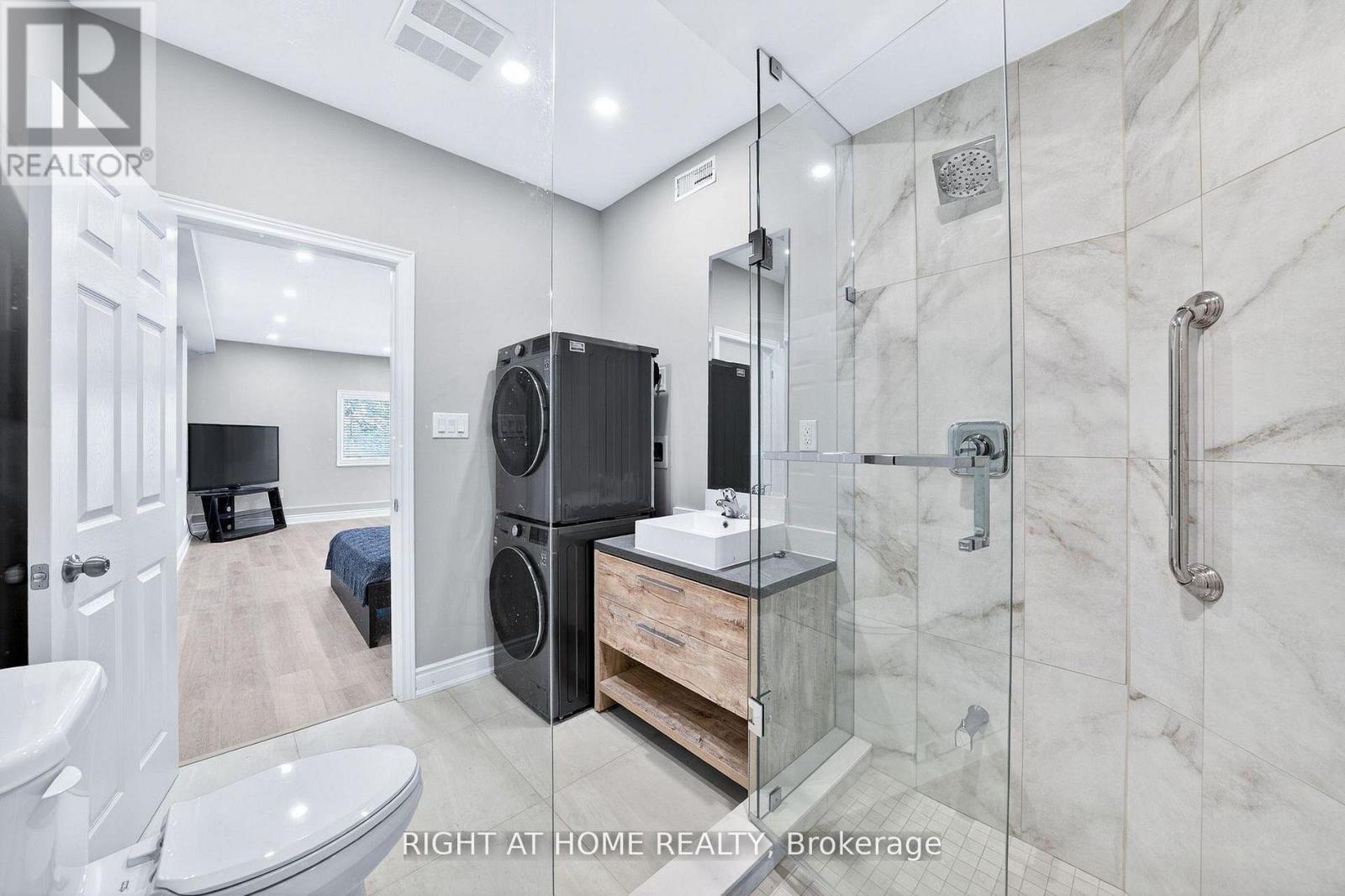 1160 PEELAR CRESCENT - 35