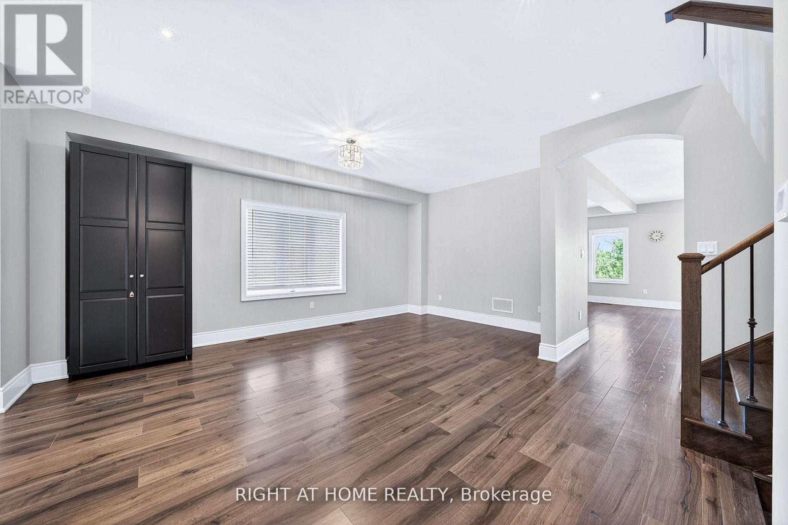1160 PEELAR CRESCENT - 6