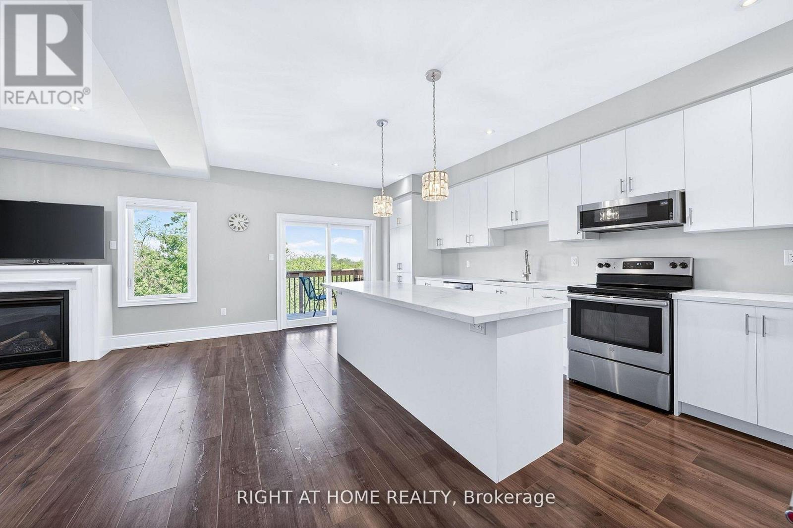 1160 PEELAR CRESCENT - 8