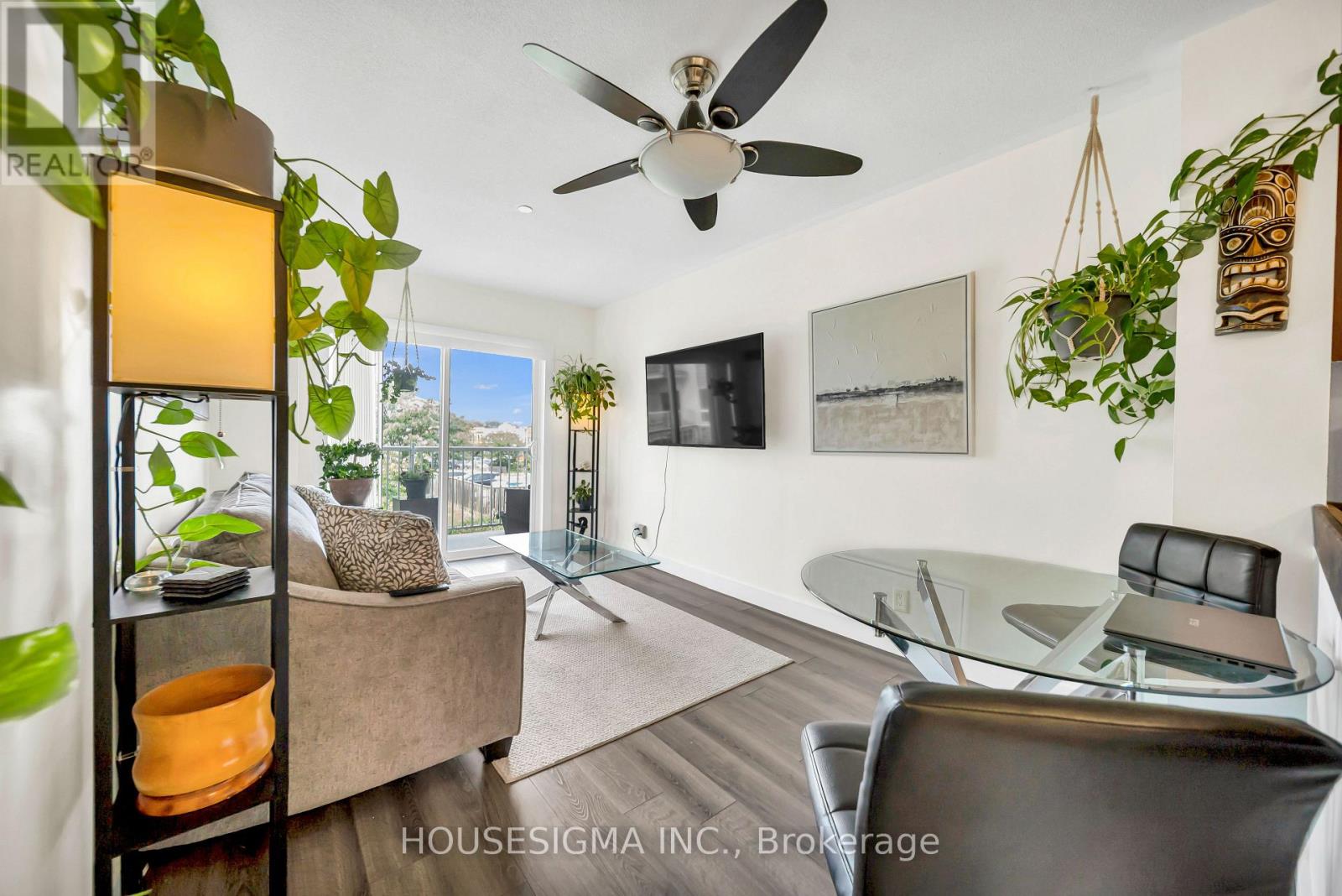 #207 8 HARRIS STREET - 17