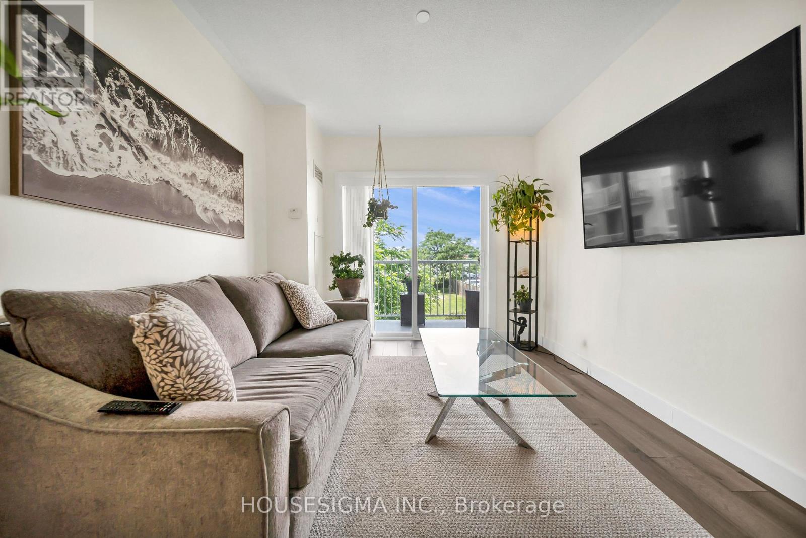 #207 8 HARRIS STREET - 18